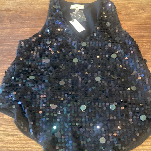 Anthro tank NWT - Picture 4 of 9